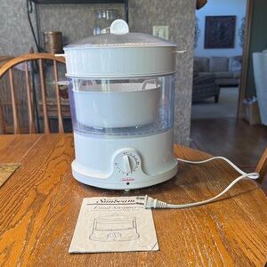 Sunbeam 4713 double decker steamer and rice cooker. Excellent used condition.